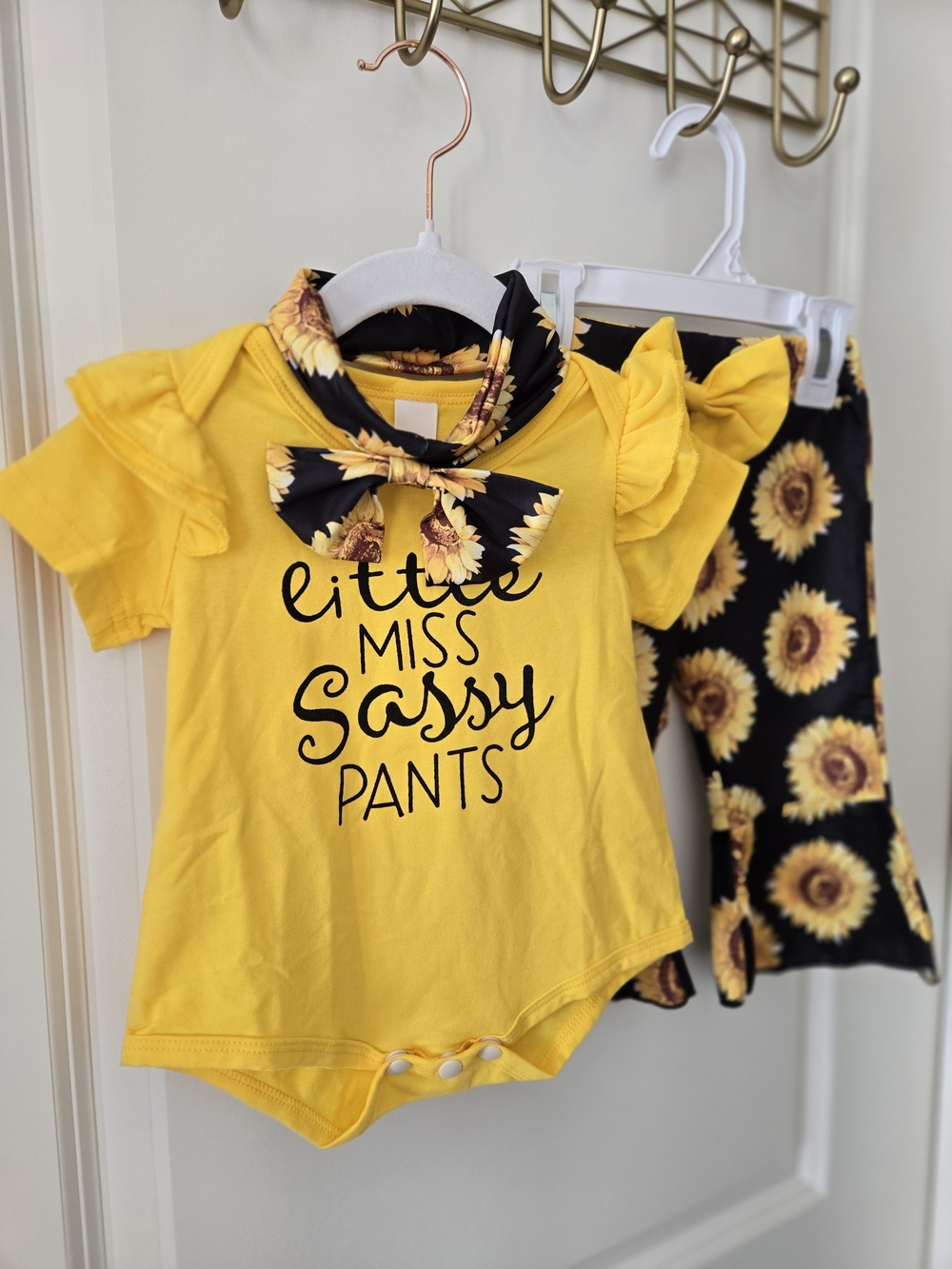 Sunflower Sassy Baby Set - Yellow & Black 0-3m